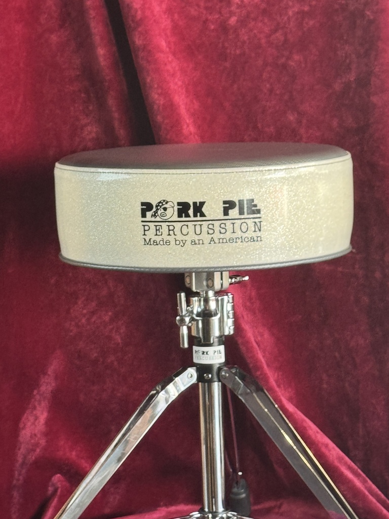 [PPRTH-WS-CUS] Pork Pie Percussion Round Throne - White Sparkle Side w/ Gray "Carbon" Vinyl Top